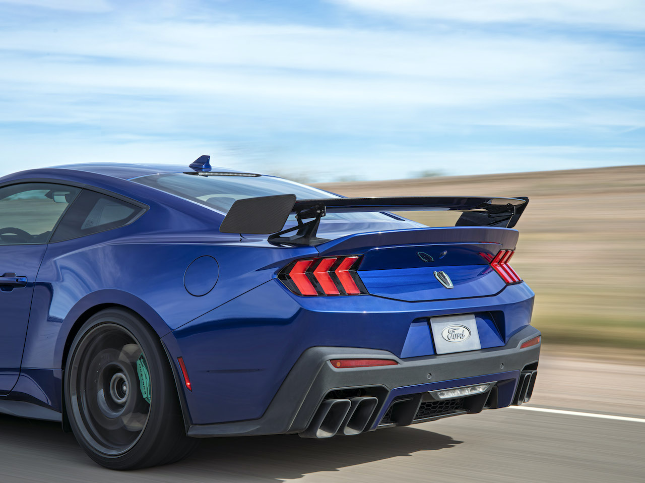 2026_Mustang_Dark_Horse_SC_Track_Pack_13_8602